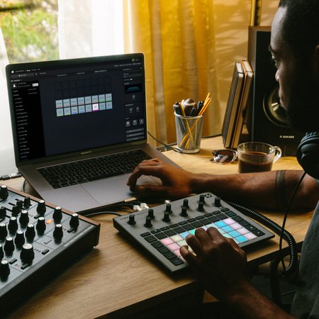 Novation Circuit Tracks Rhythm , Sample , Make Beats , Perform