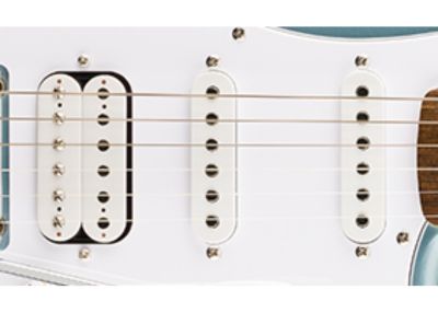 Squier Affinity Series® Stratocaster® Junior HSS | Ice Blue Metallic