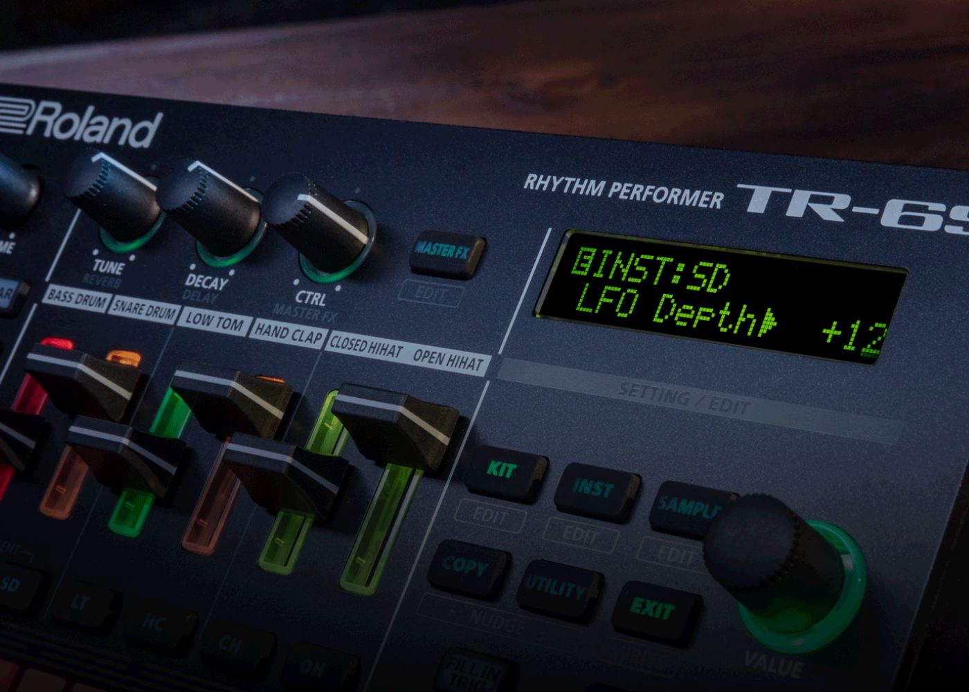 Roland TR-6S | Compact rhythm Performer Drum Machine