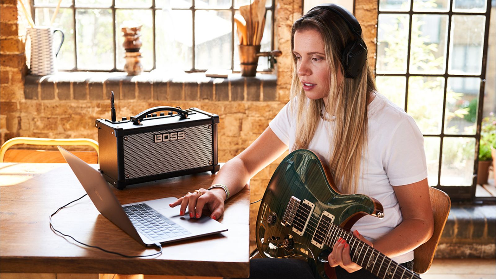 BOSS DUAL CUBE LX | Guitar Amplifier | Evolved for Maximum Flexibility