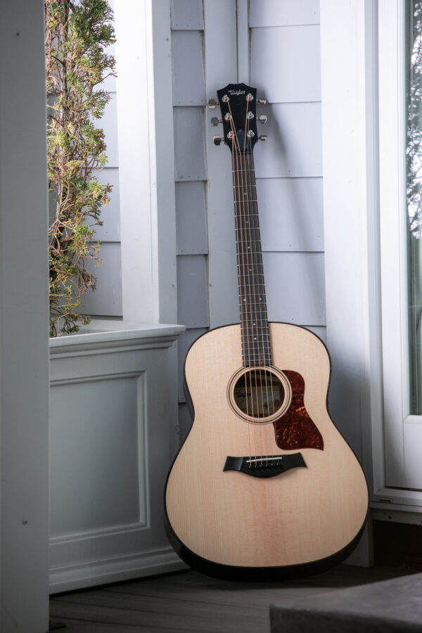 Taylor AD17E Grand Pacific aCOUSTIC gUITAR with Pickup