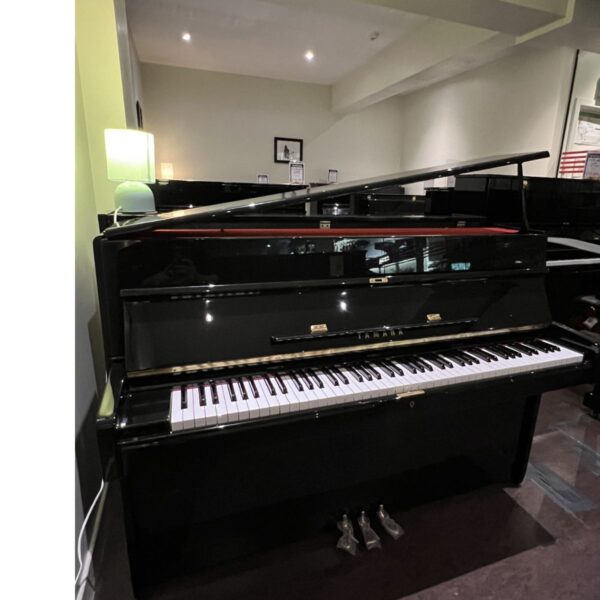 Yamaha 904567 Small Size |  Reconditioned Piano | Polished  Ebony