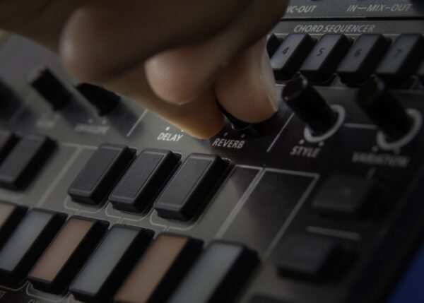 Roland J-6 AIRA Compact Chord Synth | endless musical inspiration