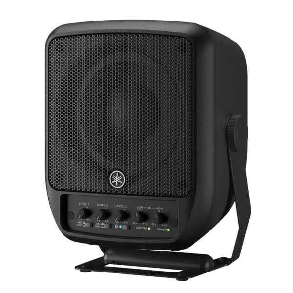 STAGEPAS 100 | Portable PA system equipped with a 100 W power amp