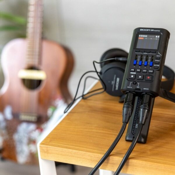 ZOOM R4 | Multi track Recorder