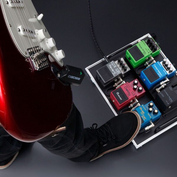 Boss Wireless system for pedalboard