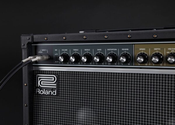 Roland JC-40 | Jazz Chorus 40 Watt Guitar Amplifier