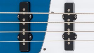 Standard Jazz Bass®, Maple FB, White Pickguard, Aqua Marine Metallic